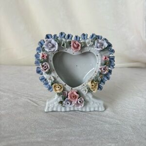 Vintage ceramic heart shaped picture frame pastel rosette Capodimonte home